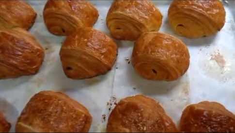 Croissant au chocolat