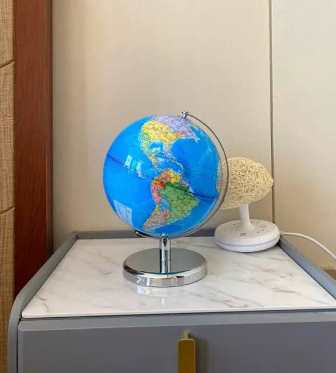 Globe terrestre décoratif lumineux